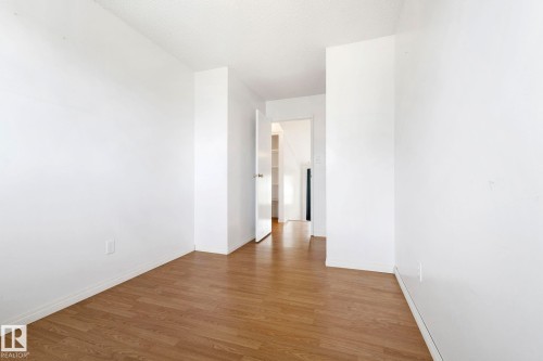 3122 142 Avenue Nw, Edmonton, AB - Indoor Photo Showing Other Room