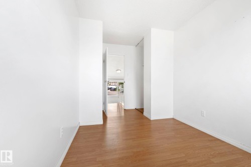 3122 142 Avenue Nw, Edmonton, AB - Indoor Photo Showing Other Room