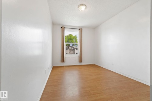 3122 142 Avenue Nw, Edmonton, AB - Indoor Photo Showing Other Room