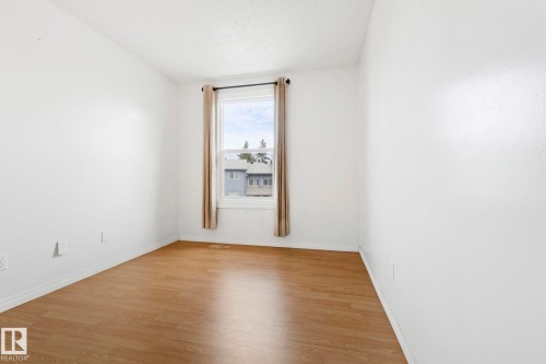 3122 142 Avenue Nw, Edmonton, AB - Indoor Photo Showing Other Room