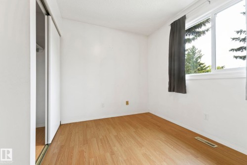3122 142 Avenue Nw, Edmonton, AB - Indoor Photo Showing Other Room