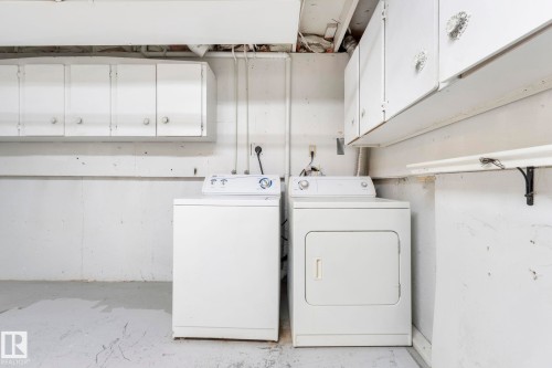 3122 142 Avenue Nw, Edmonton, AB - Indoor Photo Showing Laundry Room