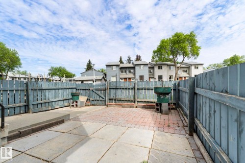 3122 142 Avenue Nw, Edmonton, AB - Outdoor