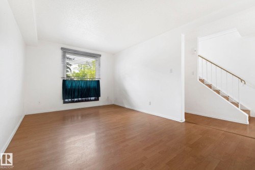3122 142 Avenue Nw, Edmonton, AB - Indoor