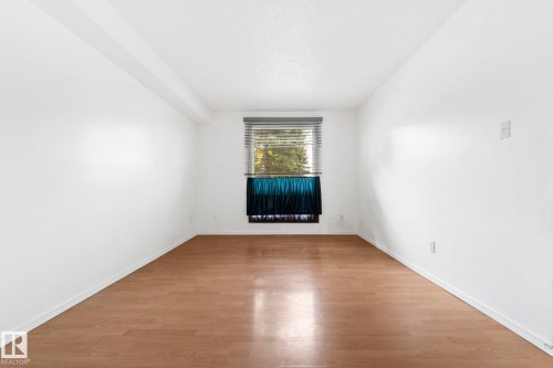 3122 142 Avenue Nw, Edmonton, AB - Indoor