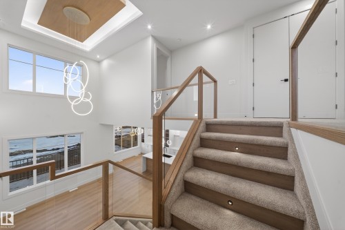 4276 Charles Close Sw, Edmonton, AB - Indoor Photo Showing Other Room