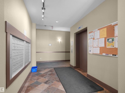 #241 2503 Hanna Cres Nw, Edmonton, AB - Indoor Photo Showing Other Room