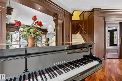322 Caldwell Close Nw, Edmonton, AB - Indoor