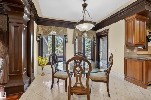 322 Caldwell Close Nw, Edmonton, AB - Indoor Photo Showing Dining Room