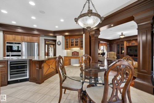 322 Caldwell Close Nw, Edmonton, AB - Indoor Photo Showing Dining Room