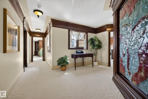 322 Caldwell Close Nw, Edmonton, AB - Indoor Photo Showing Other Room