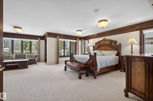 322 Caldwell Close Nw, Edmonton, AB - Indoor Photo Showing Bedroom