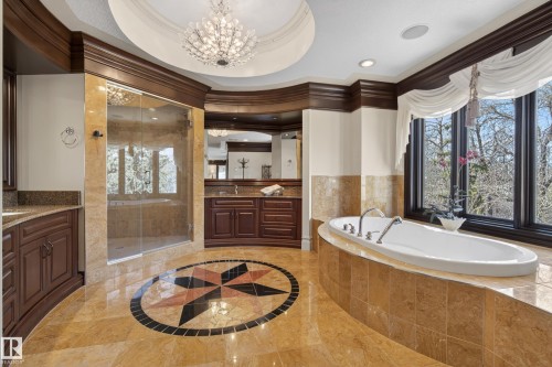 322 Caldwell Close Nw, Edmonton, AB - Indoor Photo Showing Bathroom