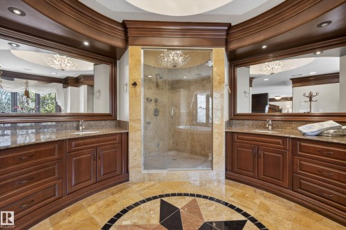 322 Caldwell Close Nw, Edmonton, AB - Indoor Photo Showing Bathroom
