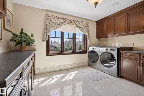 322 Caldwell Close Nw, Edmonton, AB - Indoor Photo Showing Laundry Room