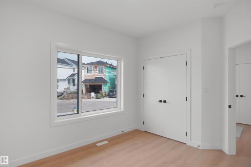 17040 47 Street Nw, Edmonton, AB - Indoor Photo Showing Other Room