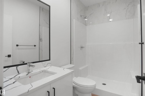 17040 47 Street Nw, Edmonton, AB - Indoor Photo Showing Bathroom
