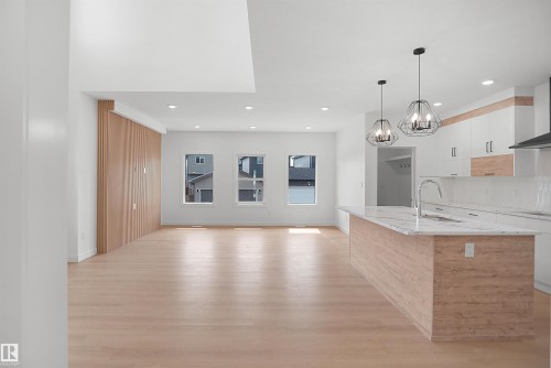 17040 47 Street Nw, Edmonton, AB - Indoor Photo Showing Other Room