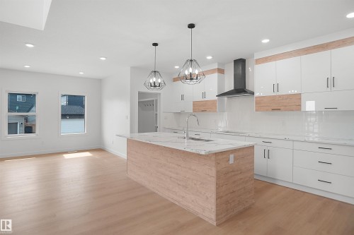 17040 47 Street Nw, Edmonton, AB - Indoor Photo Showing Kitchen With Upgraded Kitchen