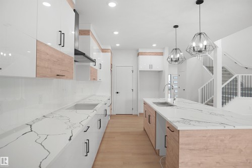 17040 47 Street Nw, Edmonton, AB - Indoor Photo Showing Kitchen With Upgraded Kitchen