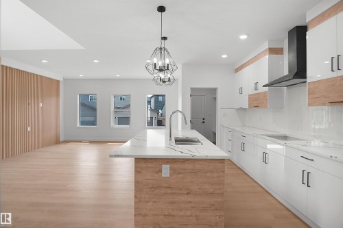 17040 47 Street Nw, Edmonton, AB - Indoor Photo Showing Kitchen With Upgraded Kitchen