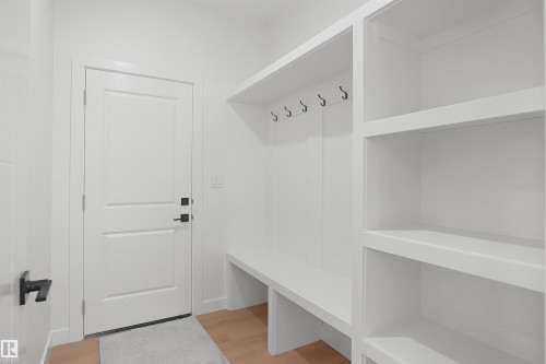 17040 47 Street Nw, Edmonton, AB - Indoor Photo Showing Other Room