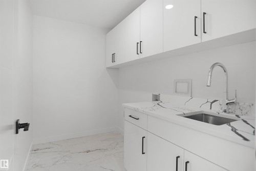 17040 47 Street Nw, Edmonton, AB - Indoor Photo Showing Kitchen