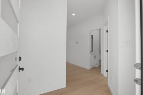 17040 47 Street Nw, Edmonton, AB - Indoor Photo Showing Other Room