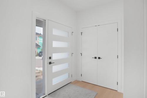 17040 47 Street Nw, Edmonton, AB - Indoor Photo Showing Other Room