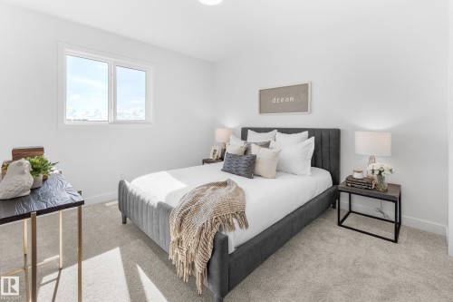 1424 Cristall Place Sw, Edmonton, AB - Indoor Photo Showing Bedroom