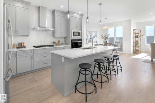 1424 Cristall Place Sw, Edmonton, AB - Indoor Photo Showing Kitchen With Upgraded Kitchen