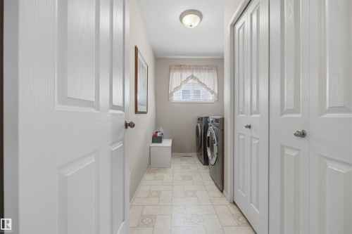 28 Norfolk Close, St. Albert, AB - Indoor Photo Showing Laundry Room