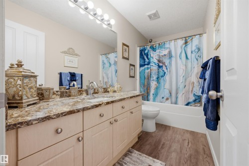 28 Norfolk Close, St. Albert, AB - Indoor Photo Showing Bathroom