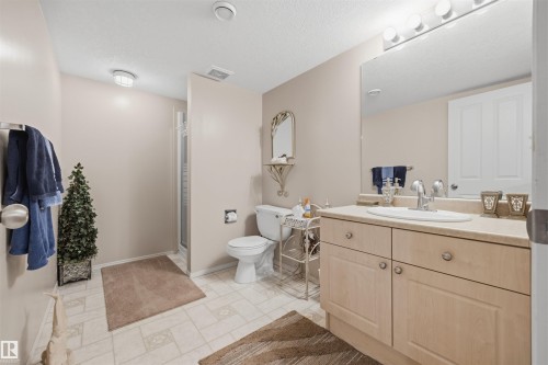 28 Norfolk Close, St. Albert, AB - Indoor Photo Showing Bathroom