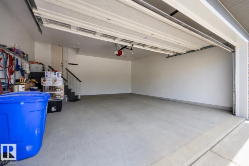 28 Norfolk Close, St. Albert, AB - Indoor Photo Showing Garage
