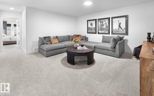 1124 Cristall Crescent Sw, Edmonton, AB - Indoor Photo Showing Living Room
