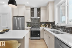 224 CHAPPELLE Drive SW Edmonton, AB T6W 5X8