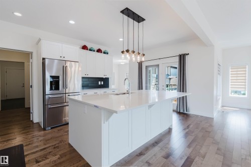 1504 Ainslie Place Sw, Edmonton, AB - Indoor Photo Showing Kitchen With Upgraded Kitchen