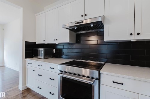 1504 Ainslie Place Sw, Edmonton, AB - Indoor Photo Showing Kitchen