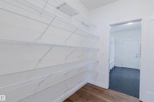 1504 Ainslie Place Sw, Edmonton, AB - Indoor With Storage