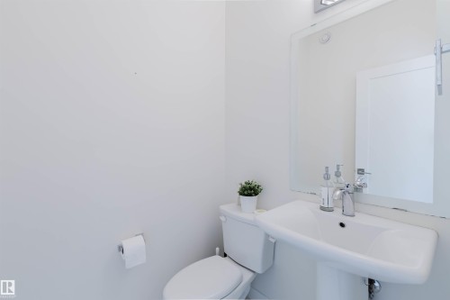1504 Ainslie Place Sw, Edmonton, AB - Indoor Photo Showing Bathroom