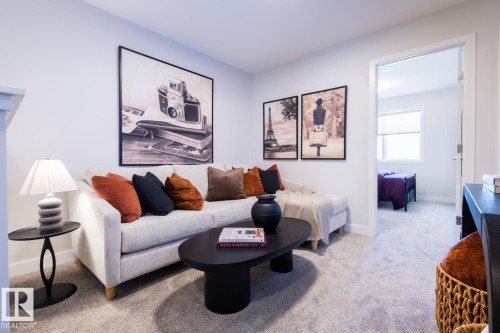 216 Chappelle Drive Sw, Edmonton, AB - Indoor Photo Showing Living Room