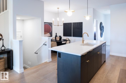 216 Chappelle Drive Sw, Edmonton, AB - Indoor Photo Showing Kitchen