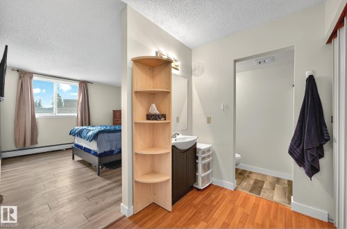 #106 5125 Riverbend Rd Nw, Edmonton, AB - Indoor Photo Showing Bedroom