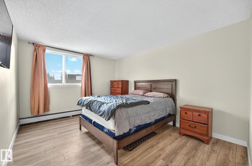 #106 5125 Riverbend Rd Nw, Edmonton, AB - Indoor Photo Showing Bedroom