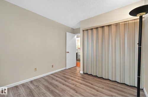 #106 5125 Riverbend Rd Nw, Edmonton, AB - Indoor Photo Showing Other Room