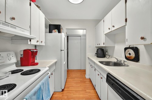 #106 5125 Riverbend Rd Nw, Edmonton, AB - Indoor Photo Showing Kitchen