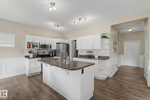 5632 201 St Nw, Edmonton, AB - Indoor Photo Showing Kitchen With Double Sink With Upgraded Kitchen