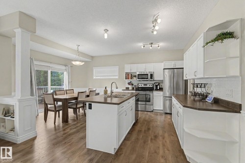 5632 201 St Nw, Edmonton, AB - Indoor Photo Showing Kitchen With Upgraded Kitchen