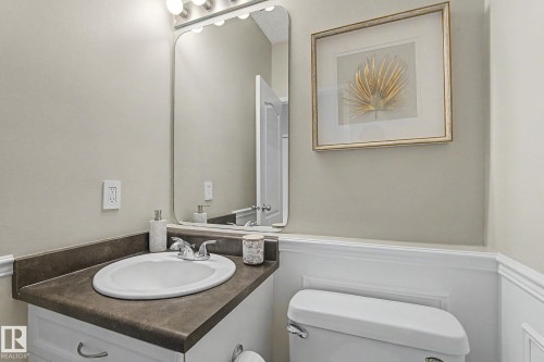 5632 201 St Nw, Edmonton, AB - Indoor Photo Showing Bathroom
